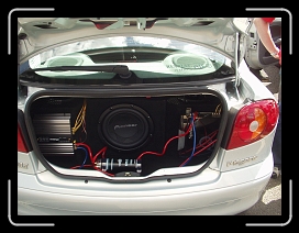 installation audio de stunteur * 1600 x 1200 * (424KB)